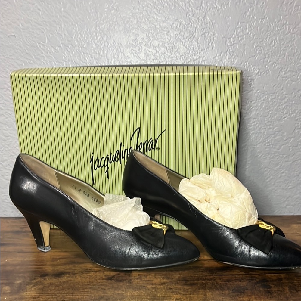 Jacqueline Ferrar Black Classic Heels